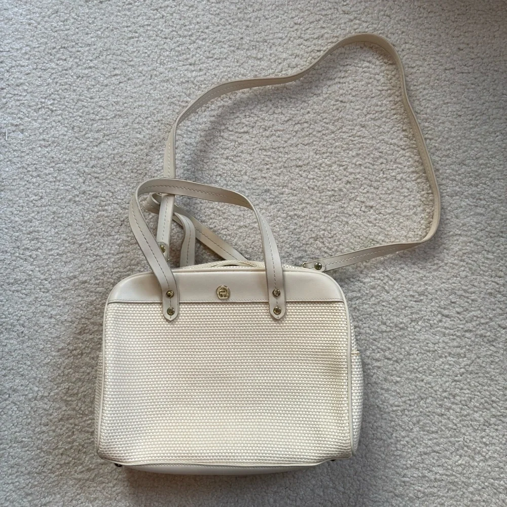 Etienne Aigner 11x8 ivory